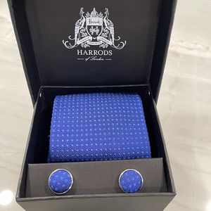Harrods of London - Blue silk necktie with cufflinks